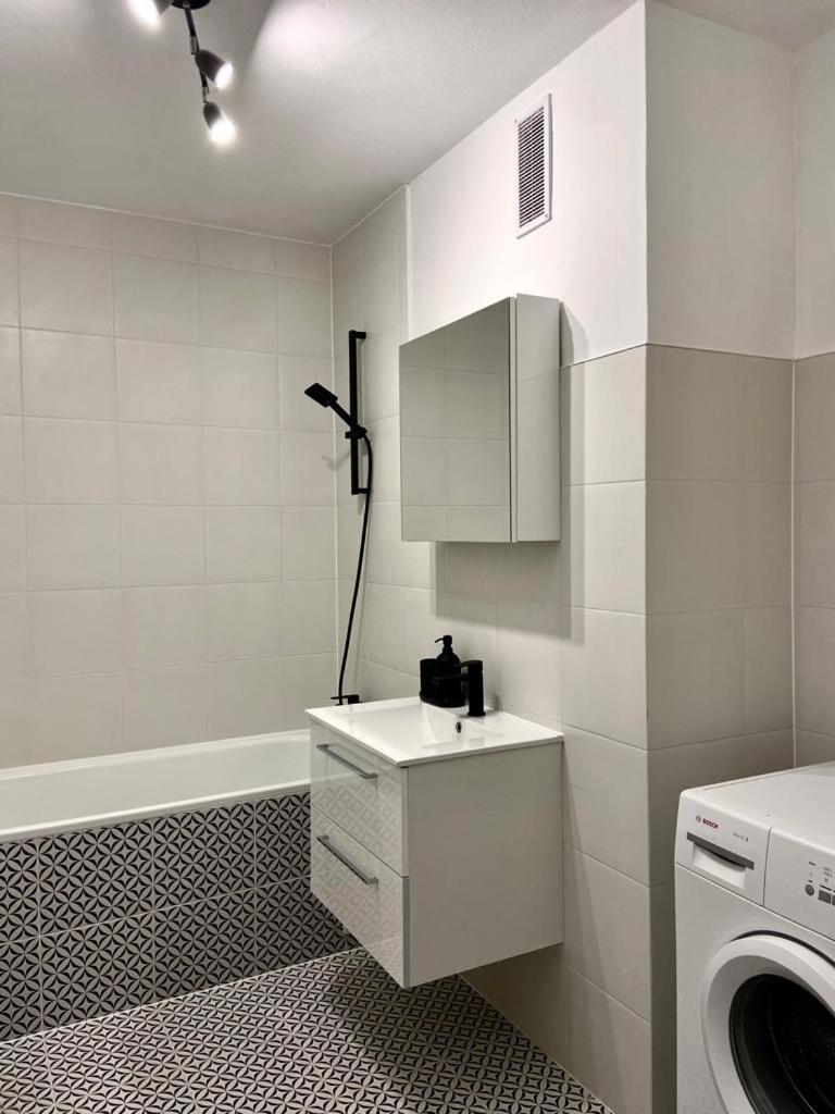 Oomph Warsaw Center Well Designed Apartment With Balcony Εξωτερικό φωτογραφία