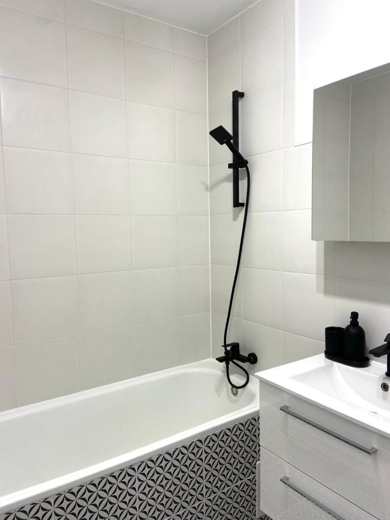 Oomph Warsaw Center Well Designed Apartment With Balcony Εξωτερικό φωτογραφία